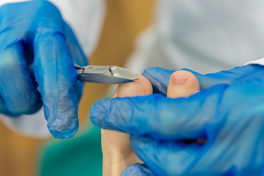 ¿Quiropodia? ¿Pedicura? Conoce sus diferencias